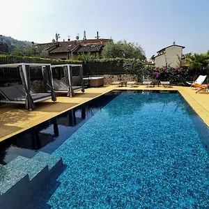 Casa Orchidea Aparthotel